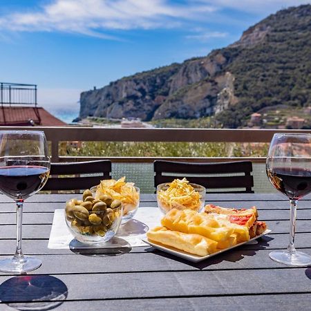 Casa Matilde - Appartamento Vista Mare - Con Posto Auto Finale Ligure Eksteriør bilde