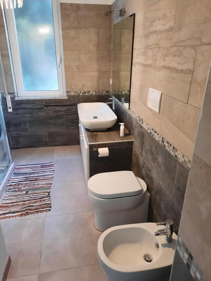 Casa Matilde - Appartamento Vista Mare - Con Posto Auto Finale Ligure Eksteriør bilde