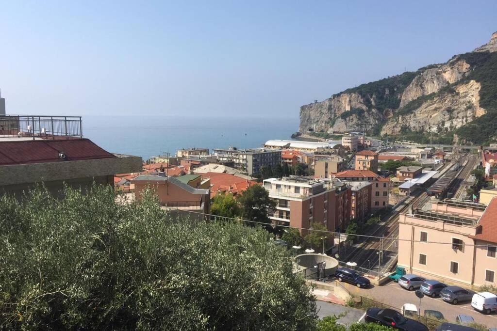 Casa Matilde - Appartamento Vista Mare - Con Posto Auto Finale Ligure Eksteriør bilde
