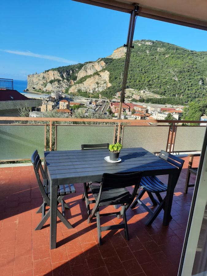 Casa Matilde - Appartamento Vista Mare - Con Posto Auto Finale Ligure Eksteriør bilde
