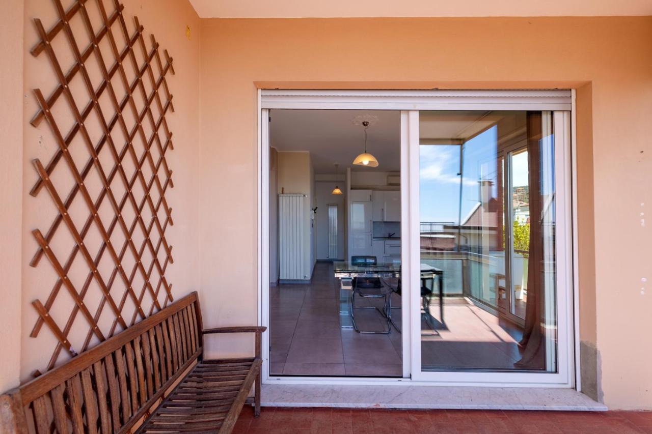 Casa Matilde - Appartamento Vista Mare - Con Posto Auto Finale Ligure Eksteriør bilde