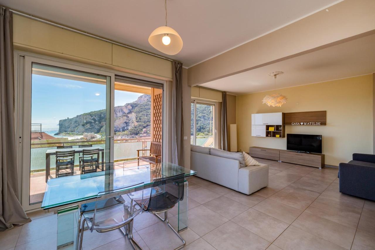 Casa Matilde - Appartamento Vista Mare - Con Posto Auto Finale Ligure Eksteriør bilde