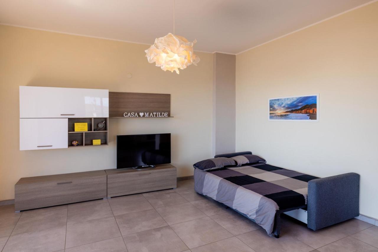 Casa Matilde - Appartamento Vista Mare - Con Posto Auto Finale Ligure Eksteriør bilde