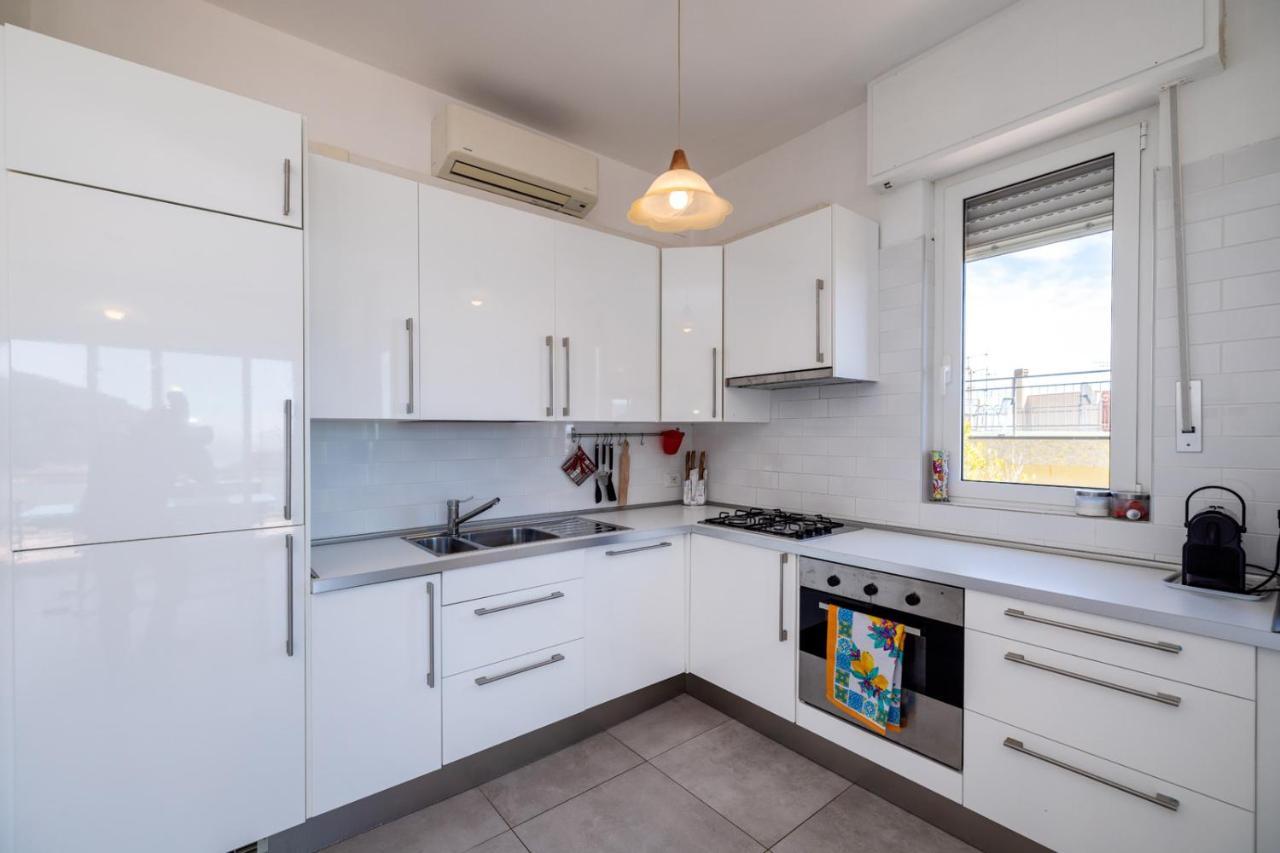 Casa Matilde - Appartamento Vista Mare - Con Posto Auto Finale Ligure Eksteriør bilde