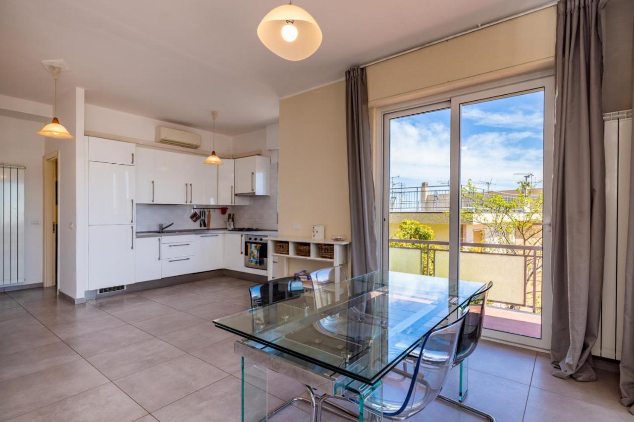 Casa Matilde - Appartamento Vista Mare - Con Posto Auto Finale Ligure Eksteriør bilde