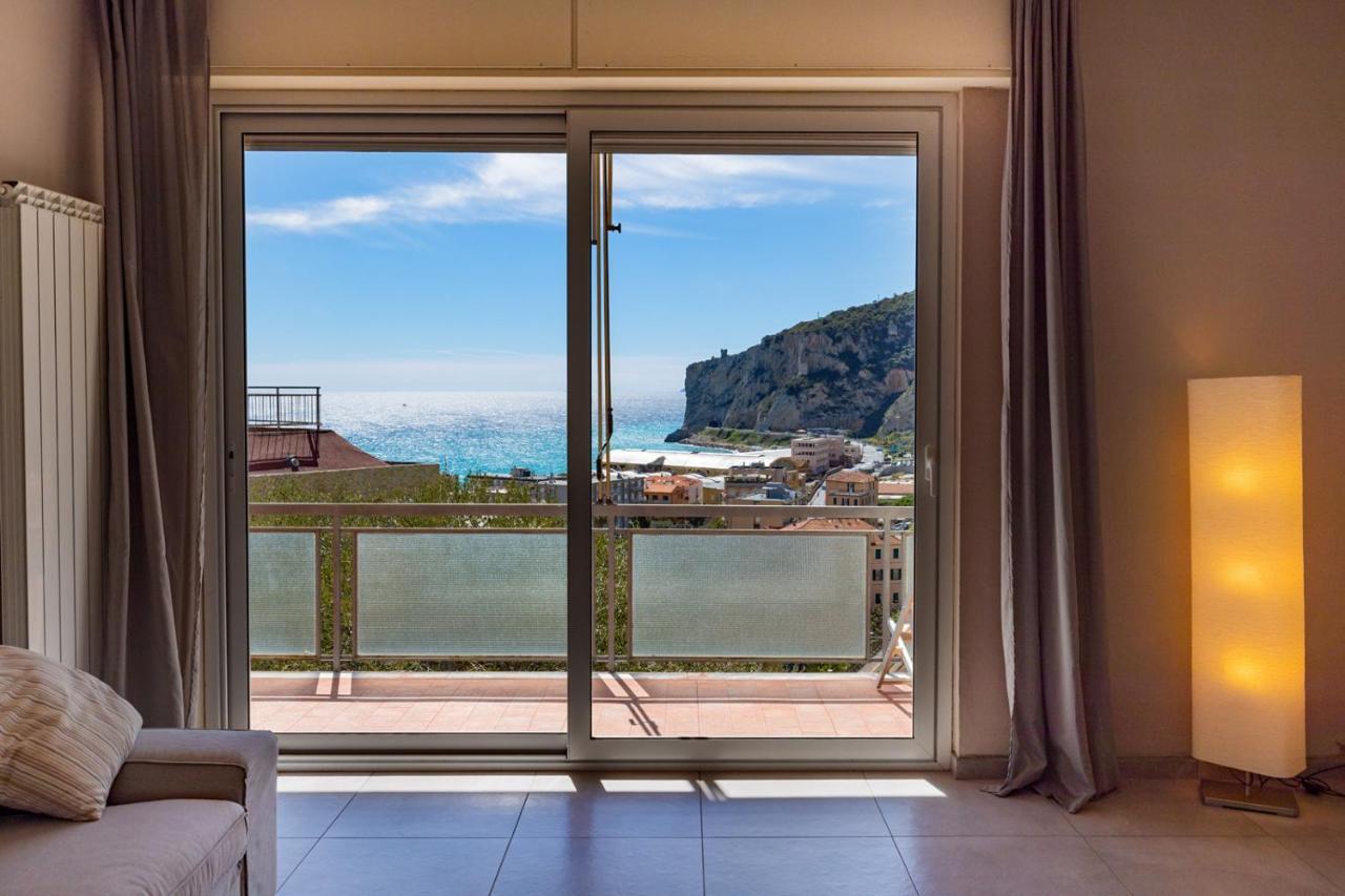 Casa Matilde - Appartamento Vista Mare - Con Posto Auto Finale Ligure Eksteriør bilde