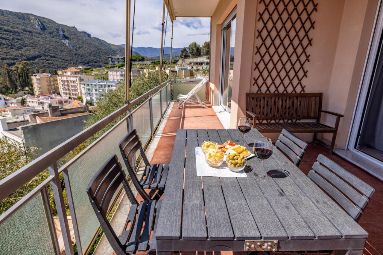 Casa Matilde - Appartamento Vista Mare - Con Posto Auto Finale Ligure Eksteriør bilde