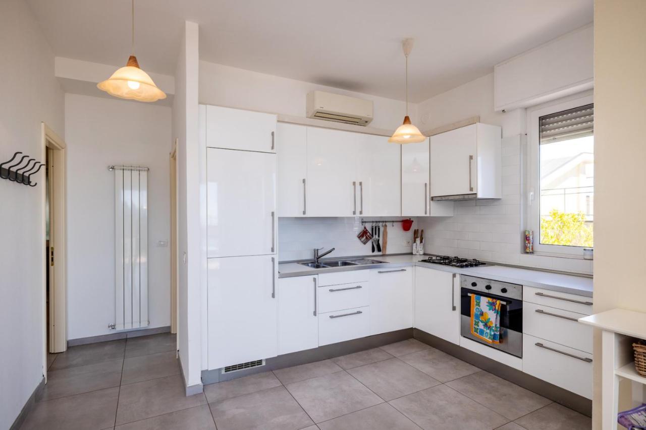 Casa Matilde - Appartamento Vista Mare - Con Posto Auto Finale Ligure Eksteriør bilde