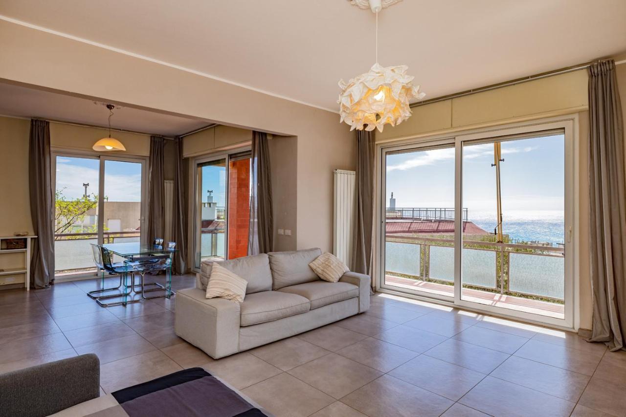 Casa Matilde - Appartamento Vista Mare - Con Posto Auto Finale Ligure Eksteriør bilde